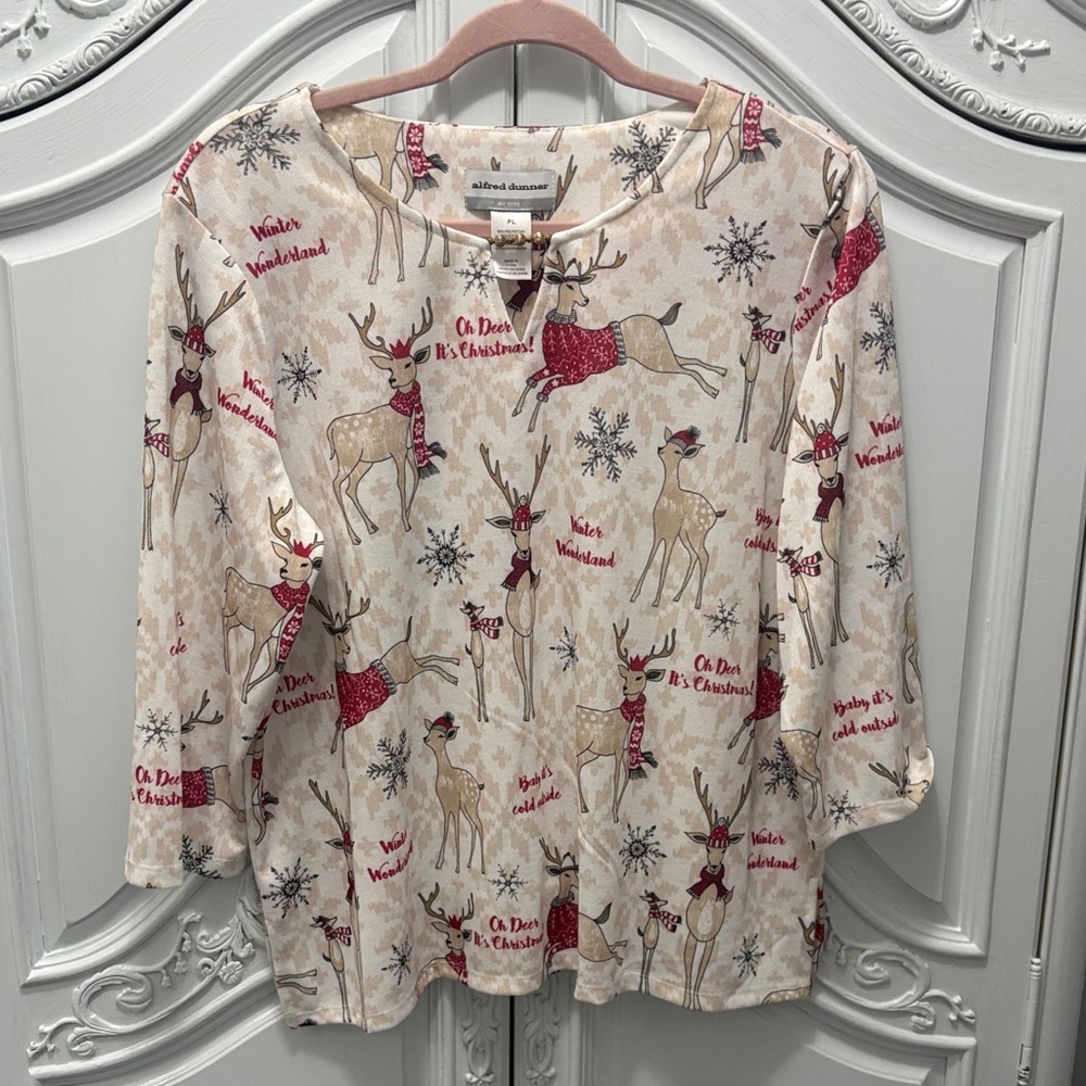 Christmas Alfred Dunner Beige Holiday Reindeer  Top with Red Accents- PL